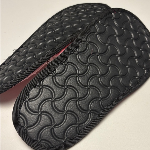Victoria's Secret Pink and Black Slippers - Picture 5 of 5